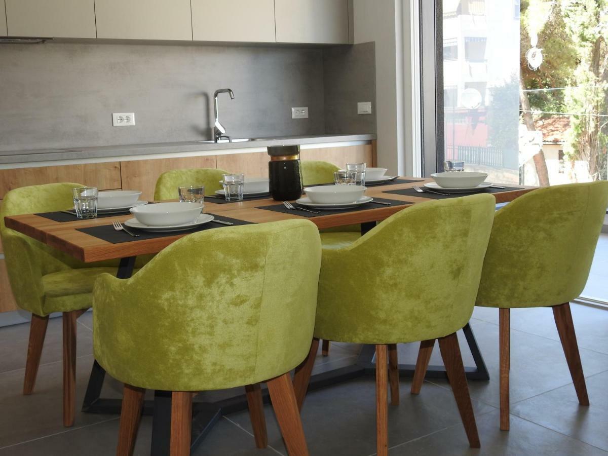 Luxury Apartments Magali 2 ロヴィニ エクステリア 写真
