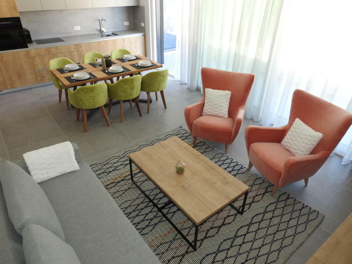 Luxury Apartments Magali 2 ロヴィニ エクステリア 写真