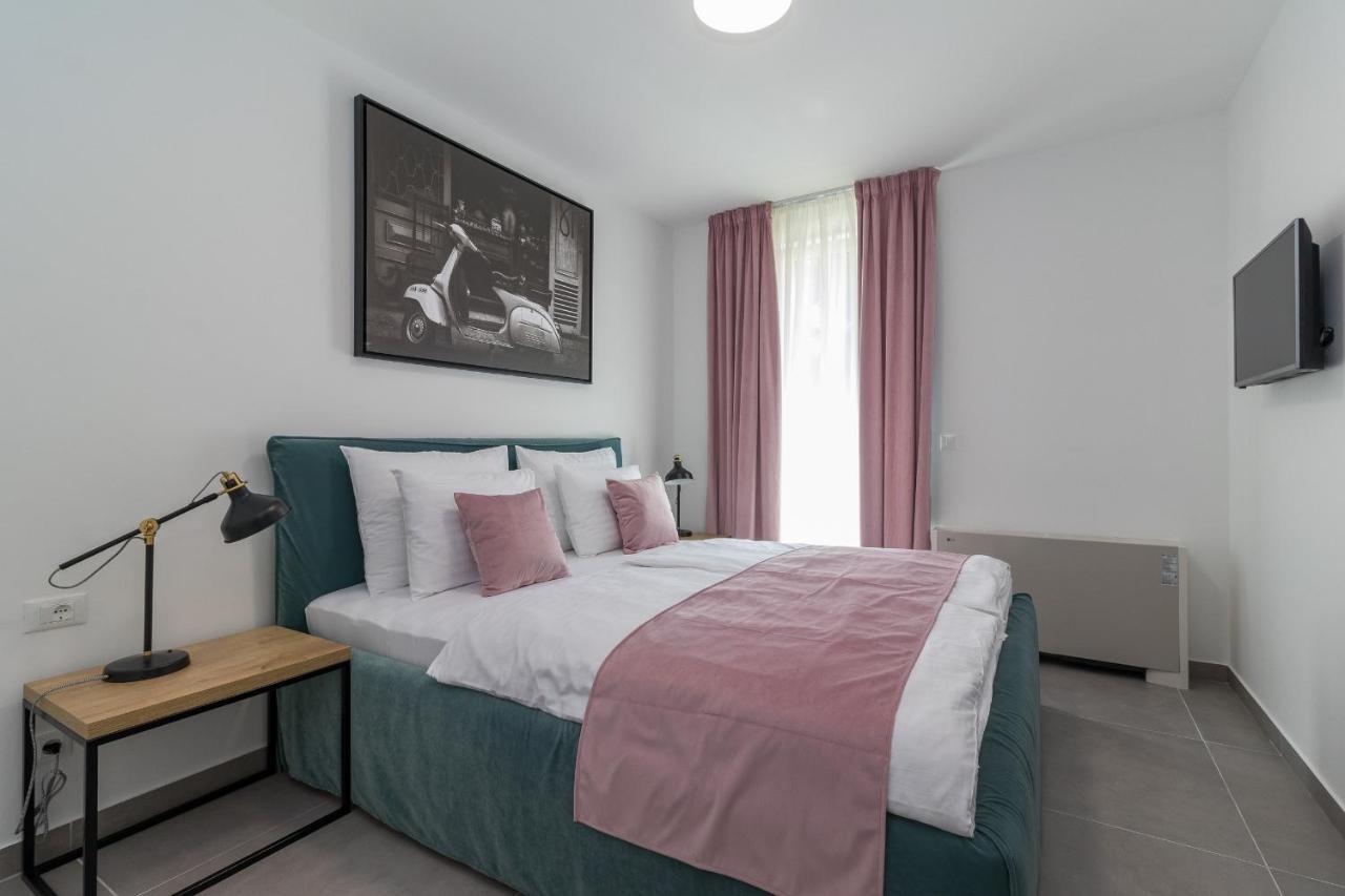 Luxury Apartments Magali 2 ロヴィニ エクステリア 写真